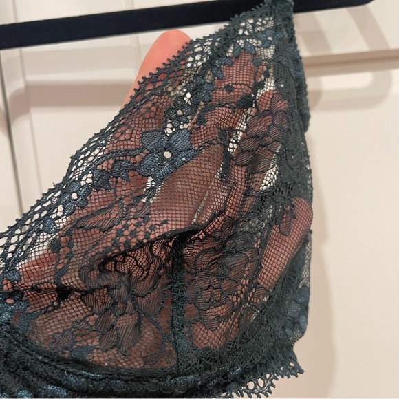 Green Lace Underwire Bra - Picture 4 of 5